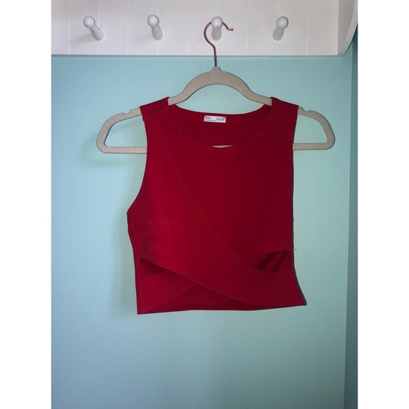 3/$25 Cropped Tops: Zara Red Crop Top 🌶 - Picture 2 of 3